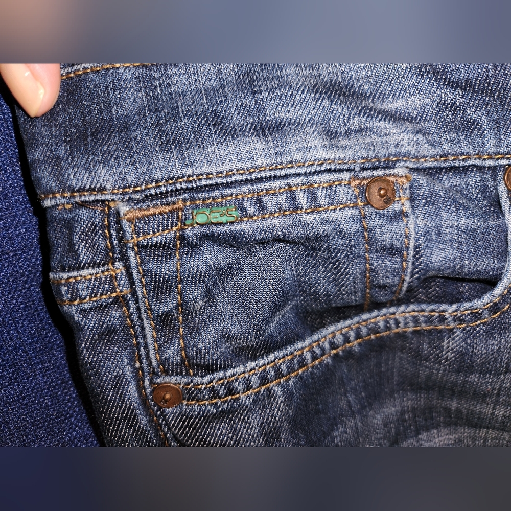 Joe’s Jeans The Classic Straight Leg Jean in Martin Wash